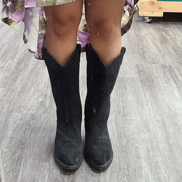 Gibson Trading Company Suede Boots - Picture 5 of 7